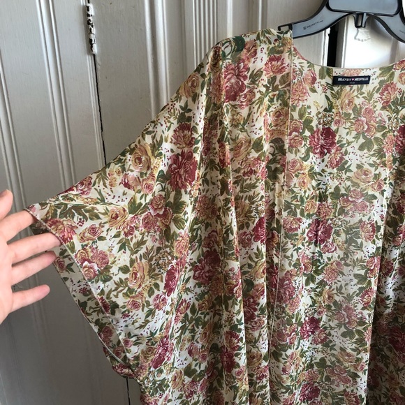 Brandy Melville Kimono - Picture 4 of 4